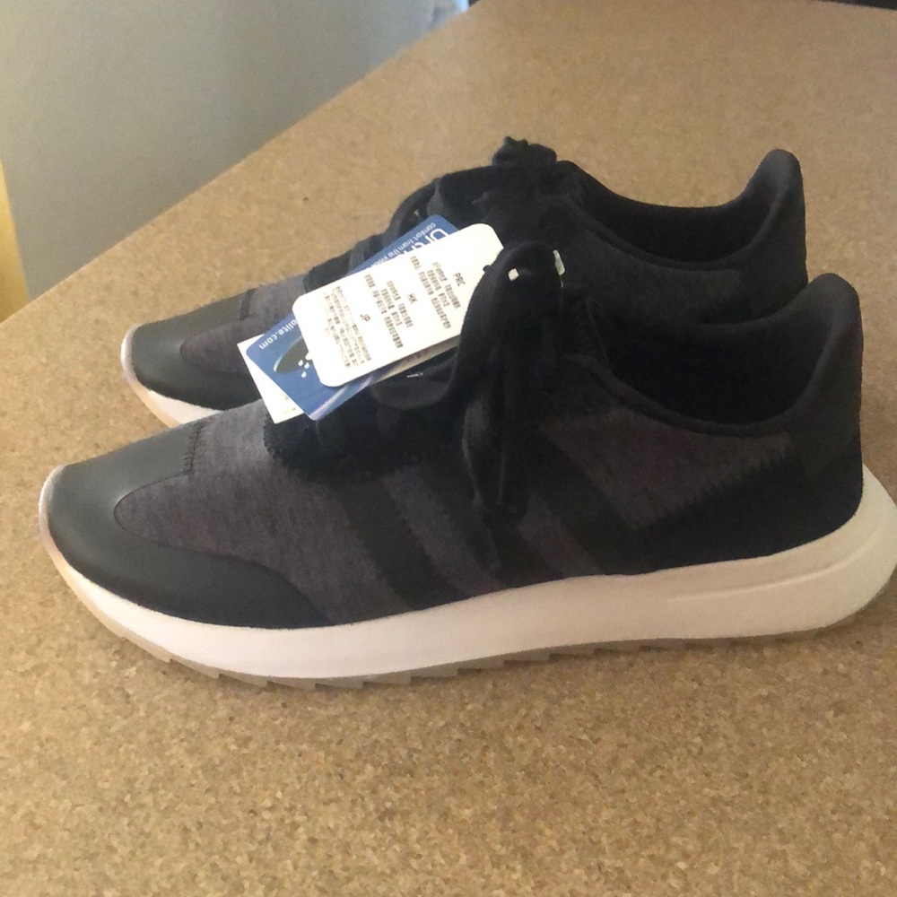 Women’s Adidas size 7